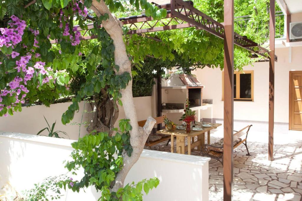 Apartments Beautiful Sandy Beach Сплит Стая снимка