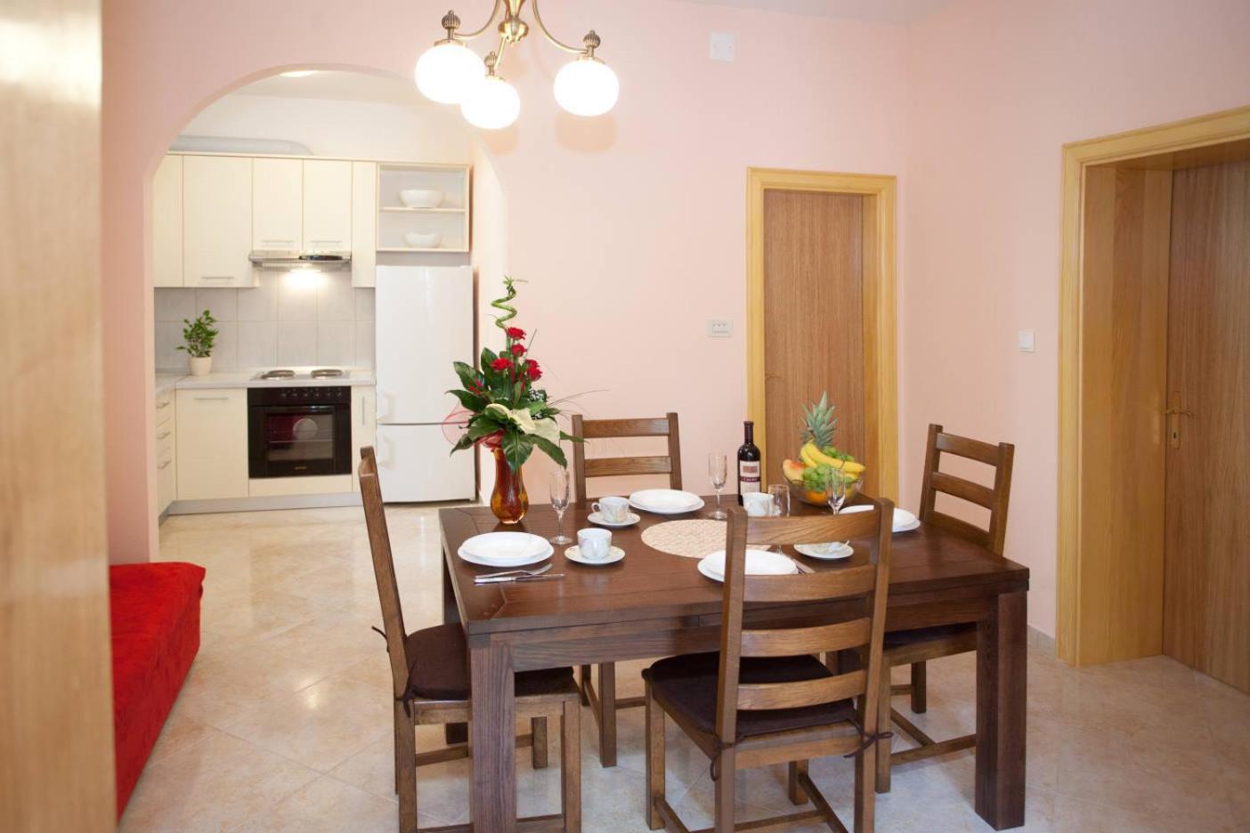 Apartments Beautiful Sandy Beach Сплит Екстериор снимка