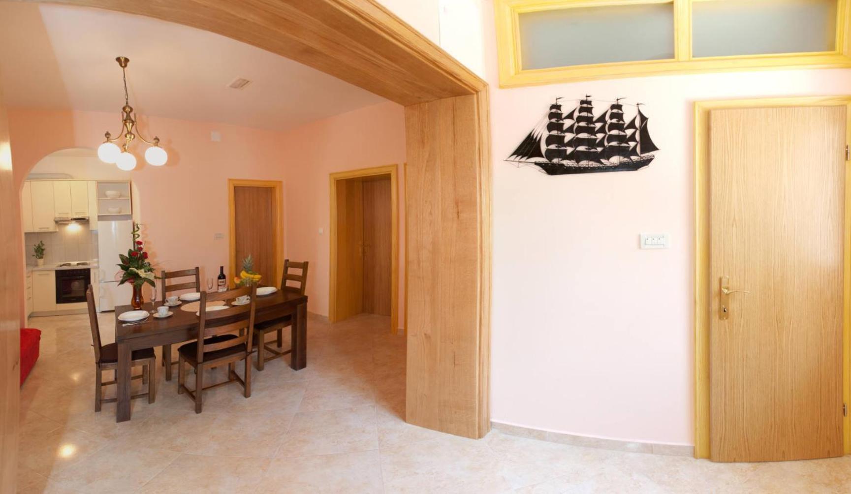 Apartments Beautiful Sandy Beach Сплит Екстериор снимка