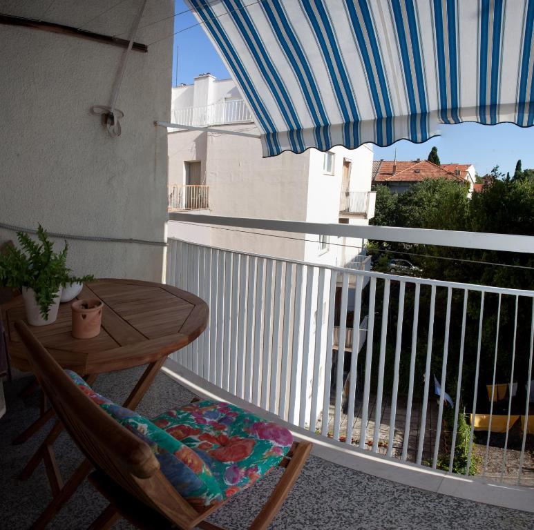 Apartments Beautiful Sandy Beach Сплит Стая снимка