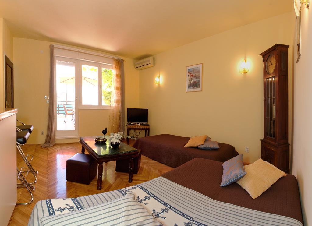 Apartments Beautiful Sandy Beach Сплит Екстериор снимка