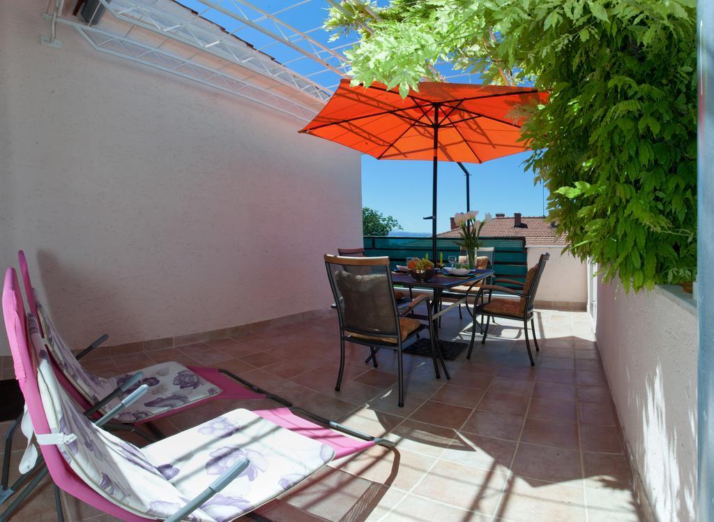 Apartments Beautiful Sandy Beach Сплит Екстериор снимка